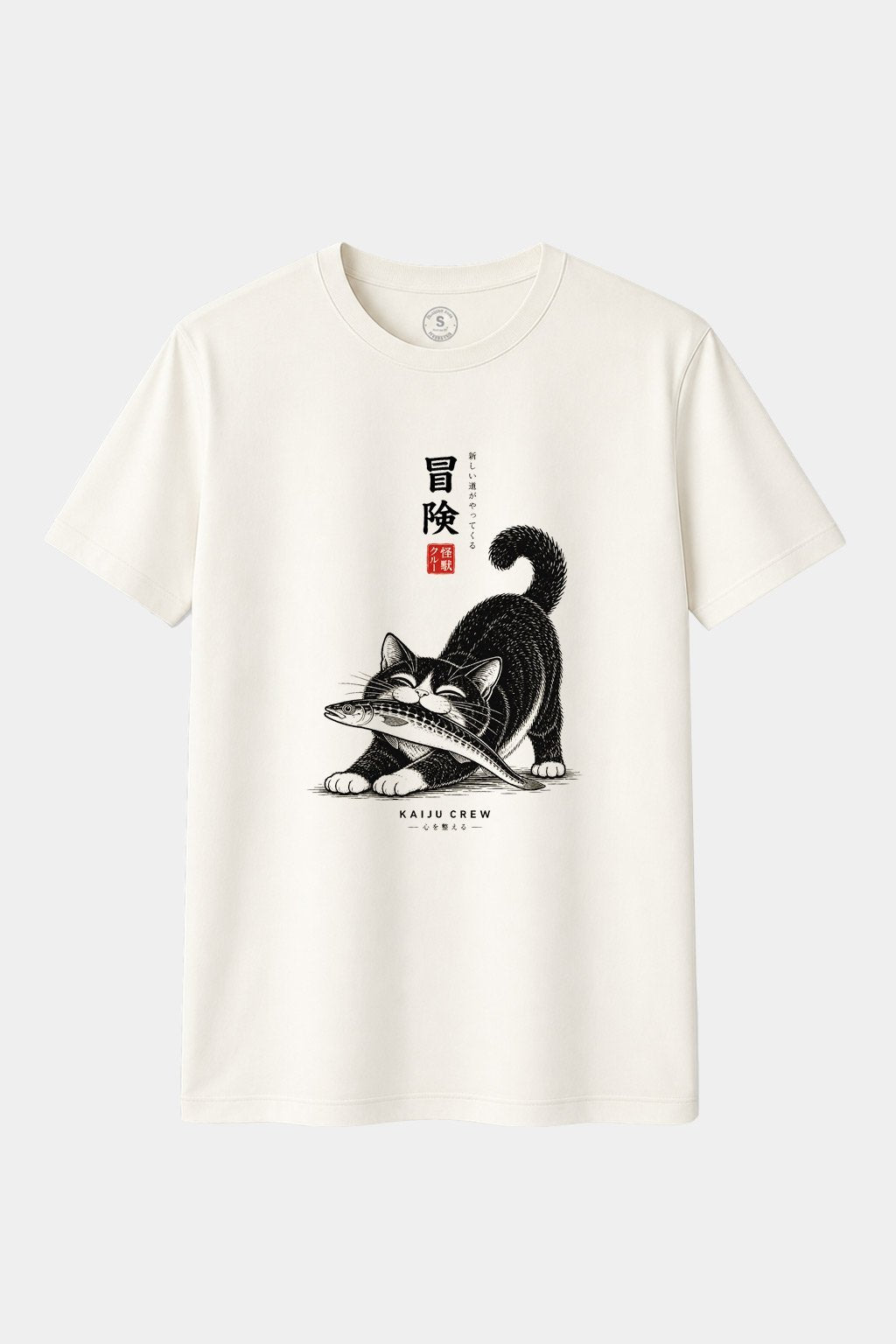 Camiseta Kaiju Crew – Lucky Cat Adventure | Camiseta Japonesa Gato Aventurero