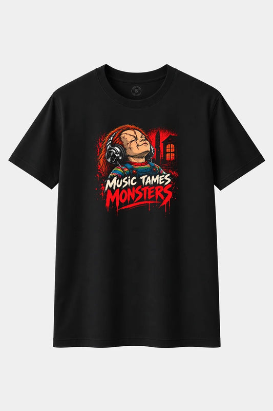 Camiseta Muñeco Diabólico con Auriculares “Music Tames Monsters” – Terror y Humor
